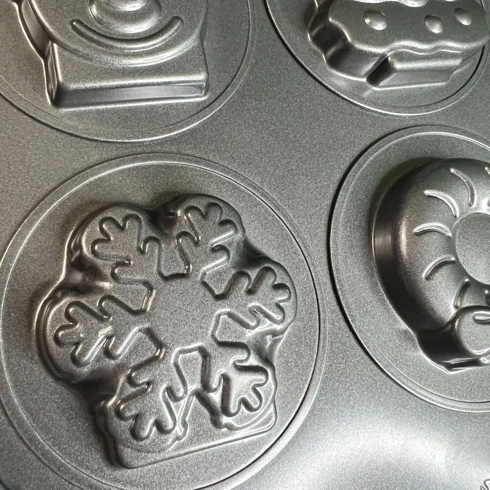 Wilton Cookie Pan Mold Christmas 12 Cavity 12 Designs Holiday Baking Santa Snow